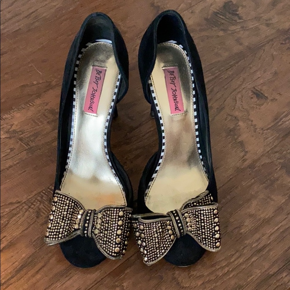 Betsey Johnson Bow Heel